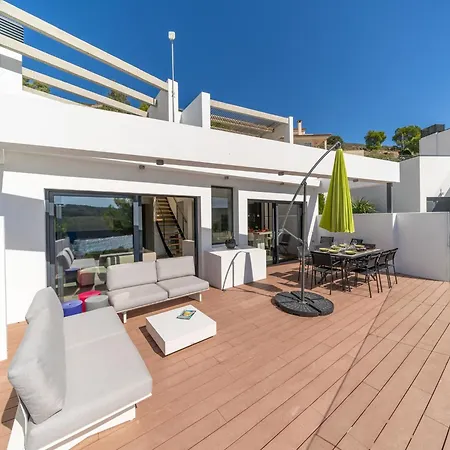 Waterfront With Panoramic Views Villa