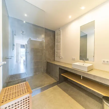 Villa Waterfront With Panoramic Views *