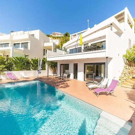 Waterfront With Panoramic Views Villa *
