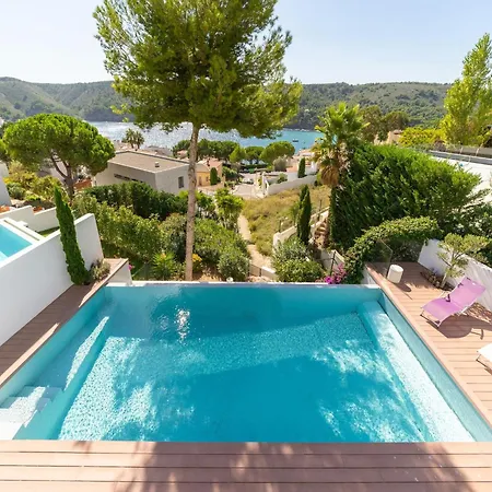 Villa Waterfront With Panoramic Views *